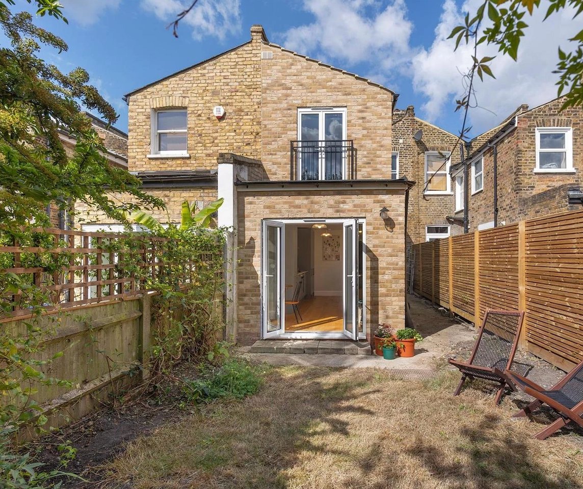 Extension with bifolds Forest Hill SE23